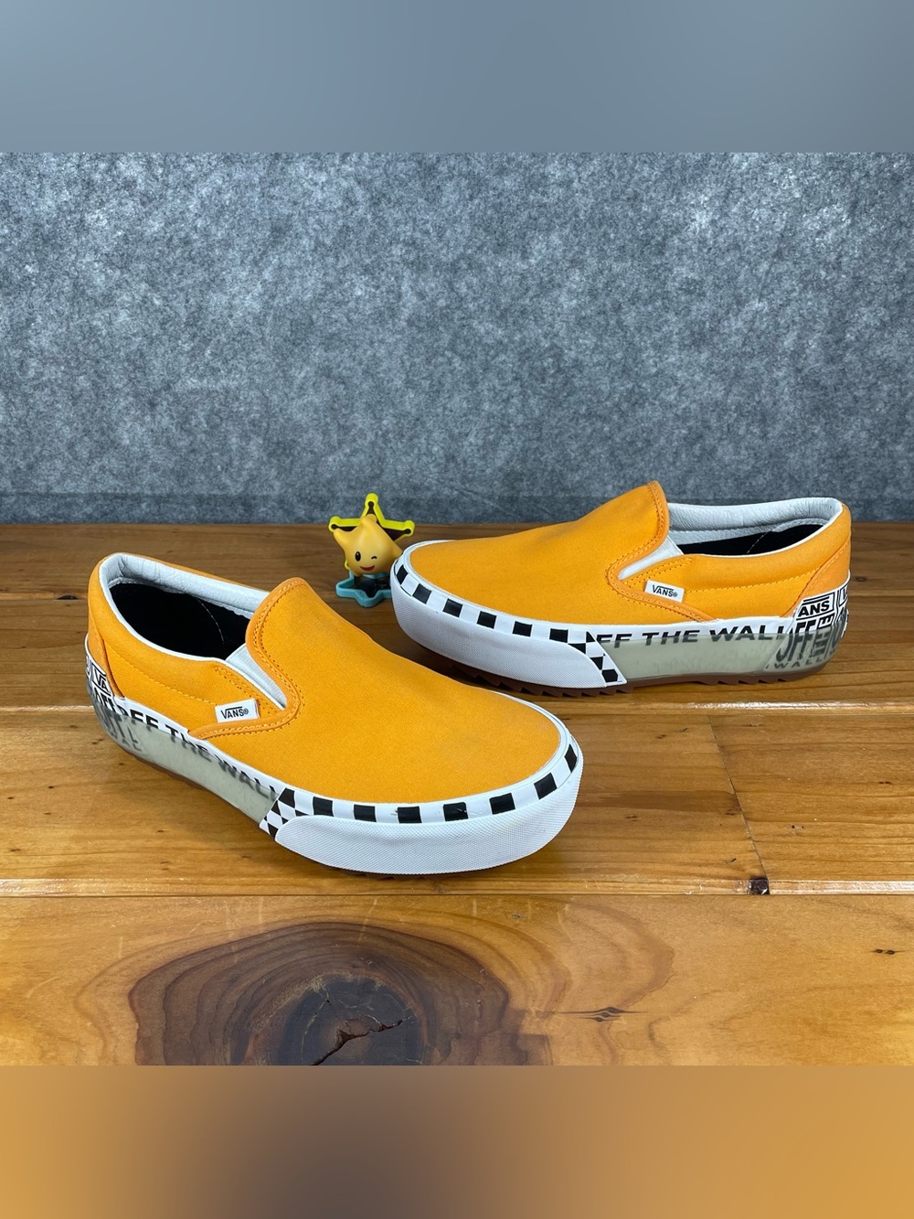 VANS Slip-On Stacked Logo Classic Bright Marigold Platform Shoes M7.5 / Womens 9